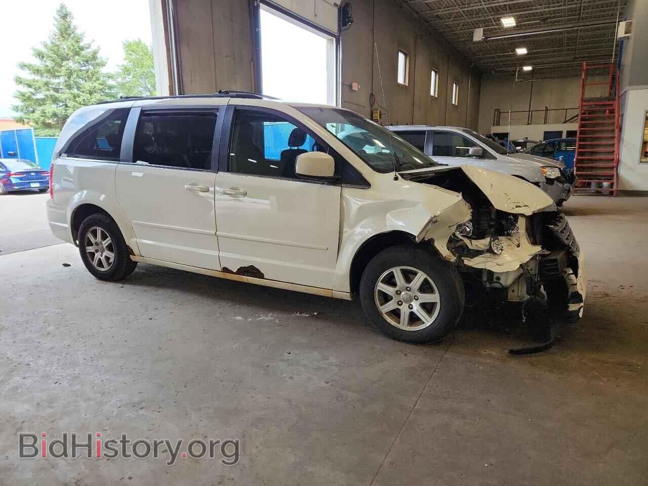 2008 CHRYSLER MINIVAN - VIN: 2A8HR54P08R636909 - Фото 4