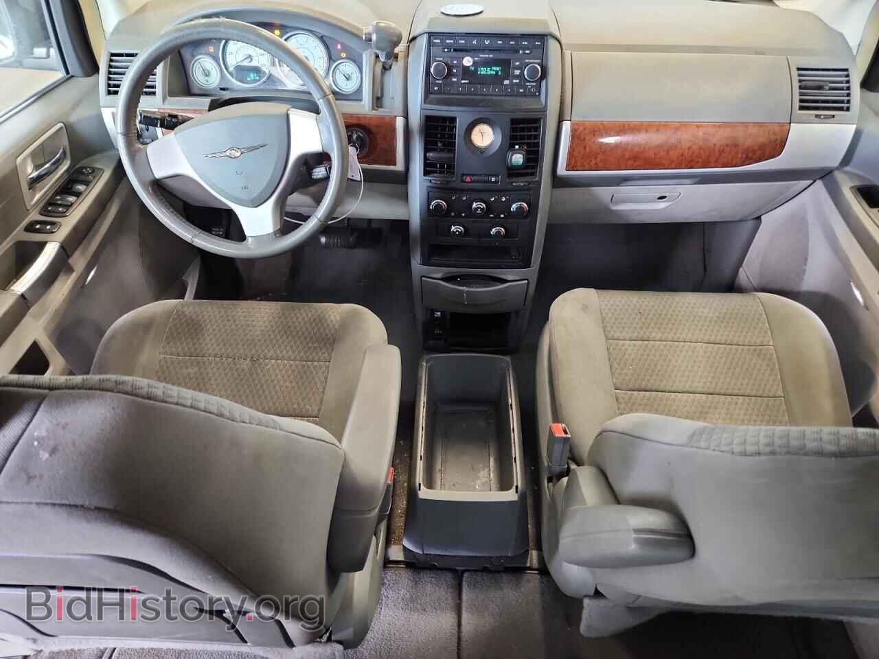 2008 CHRYSLER MINIVAN - VIN: 2A8HR54P08R636909 - Фото 8