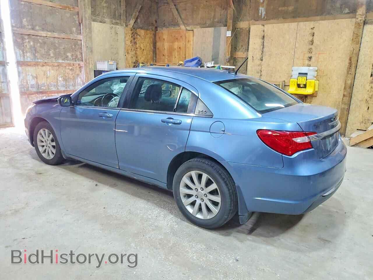 2011 CHRYSLER 200 - VIN: 1C3BC1FB5BN602496 - Photo 2