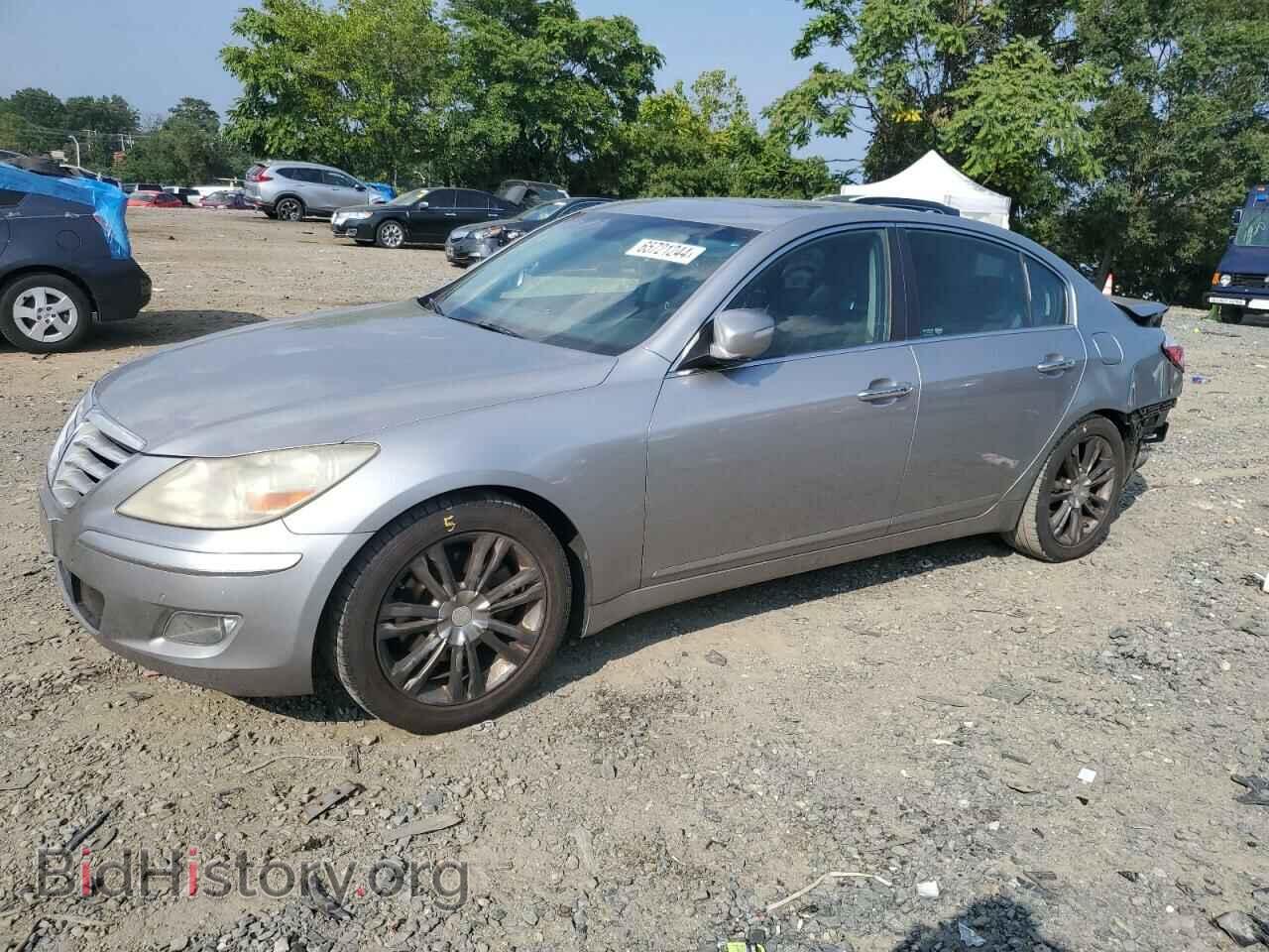 Photo KMHGC4DE9BU121507 - HYUNDAI GENESIS 2011
