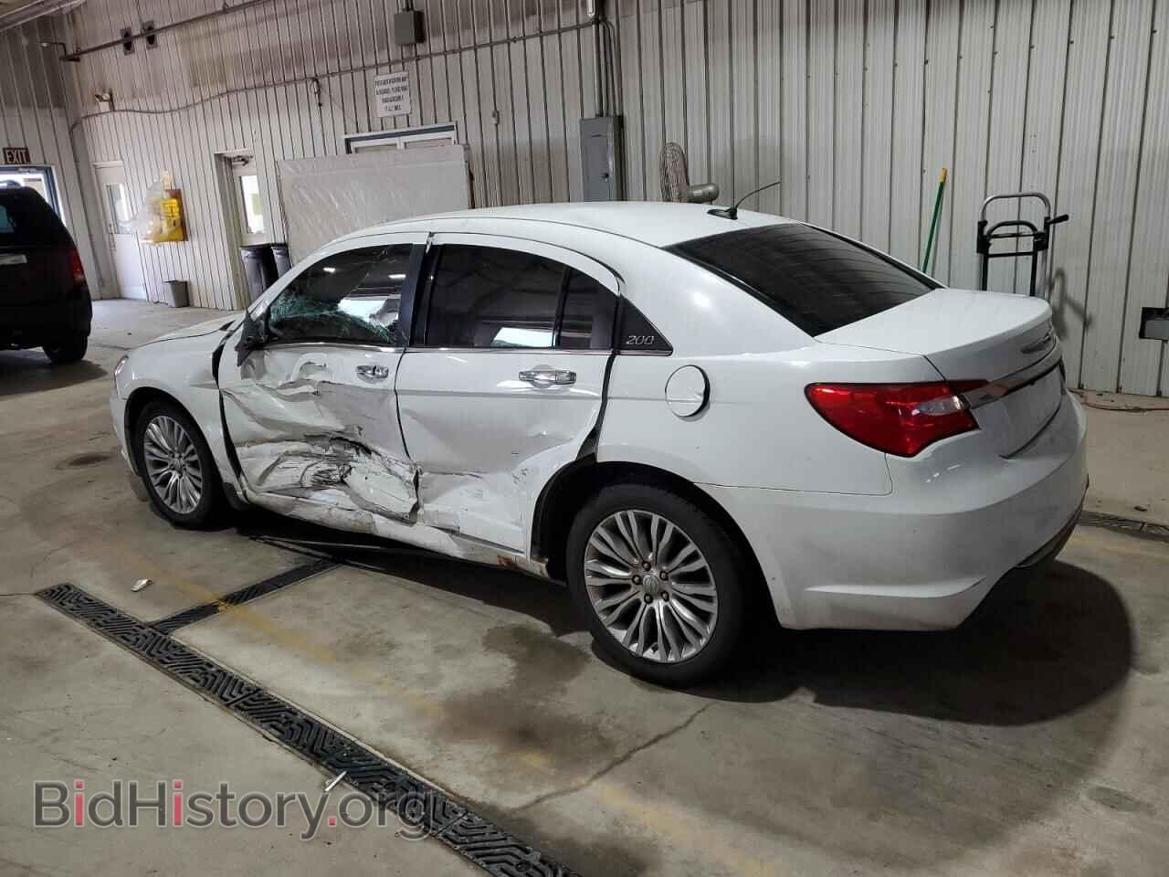 2011 CHRYSLER 200 - VIN: 1C3BC2FB0BN548059 - Фото 2