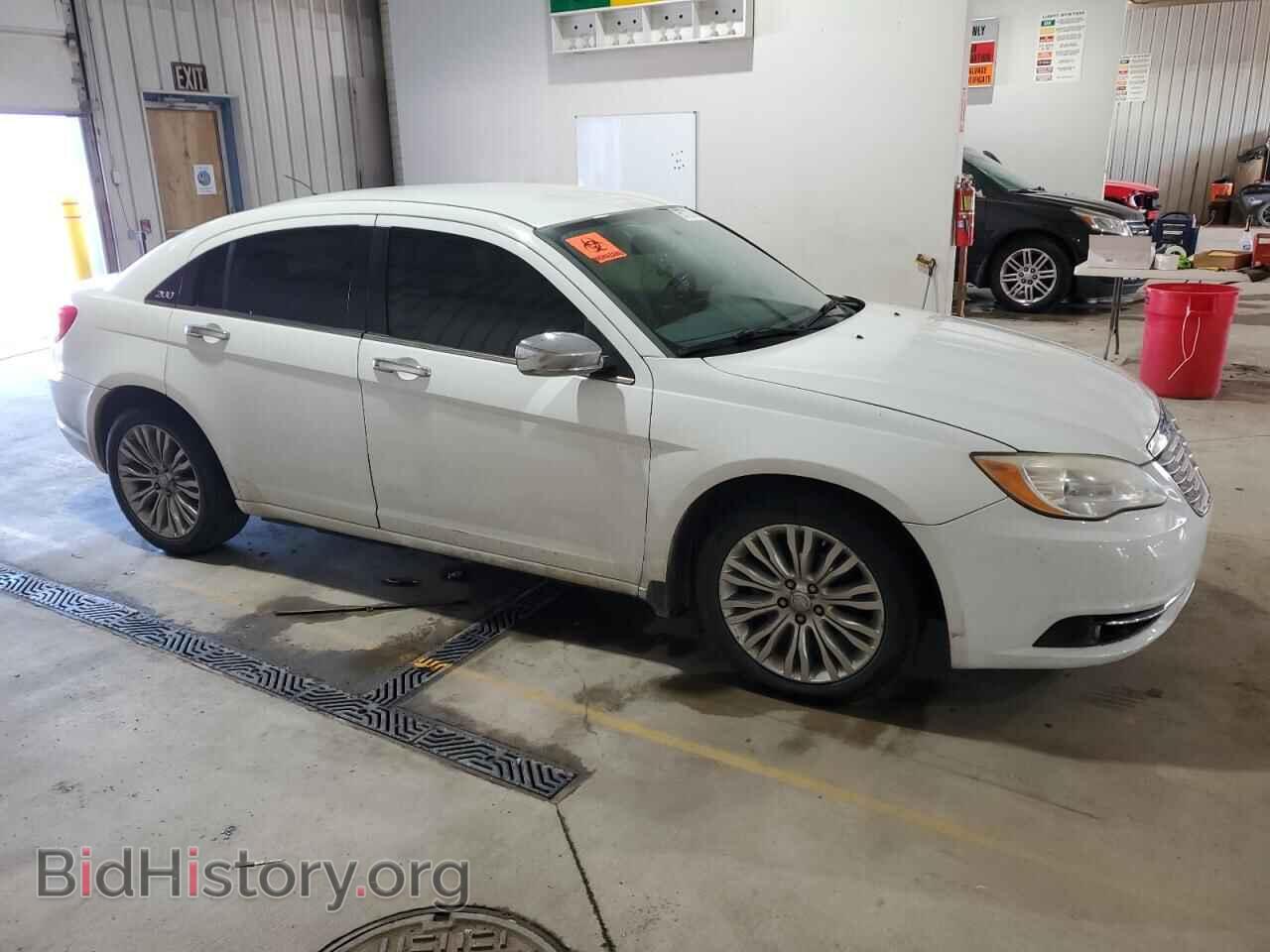 2011 CHRYSLER 200 - VIN: 1C3BC2FB0BN548059 - Фото 4