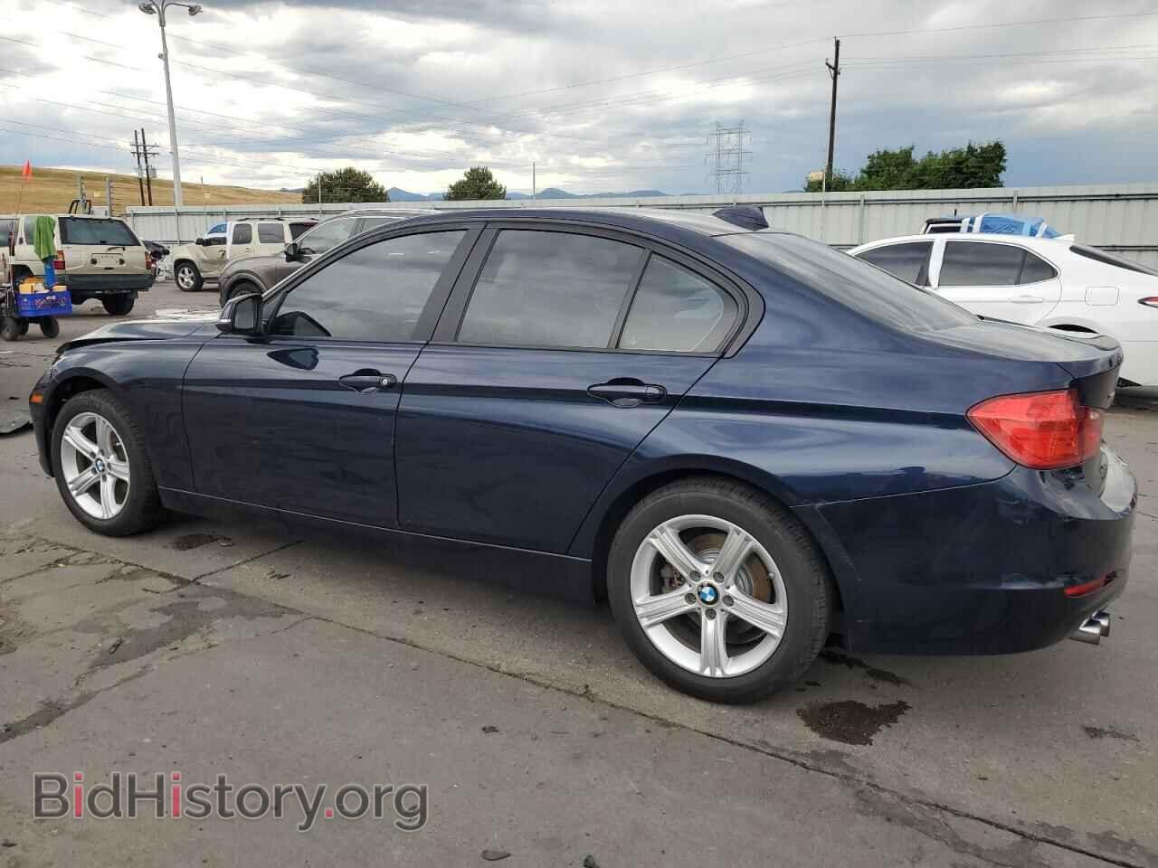 2013 BMW 3 SERIES - VIN: WBA3B5C55DF596749 - Фото 2