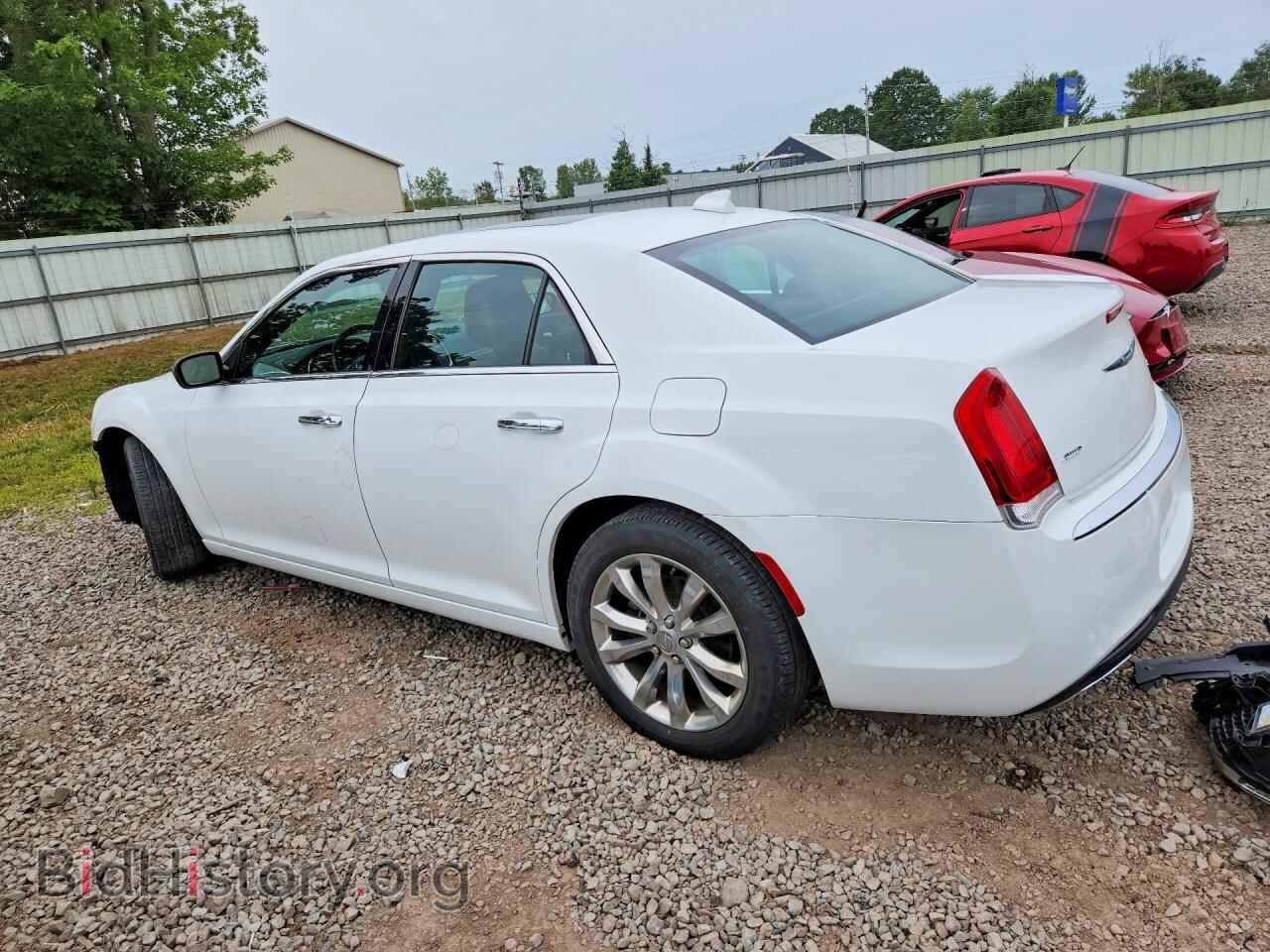 2018 CHRYSLER 300 - VIN: 2C3CCAKG6JH214741 - Фото 2