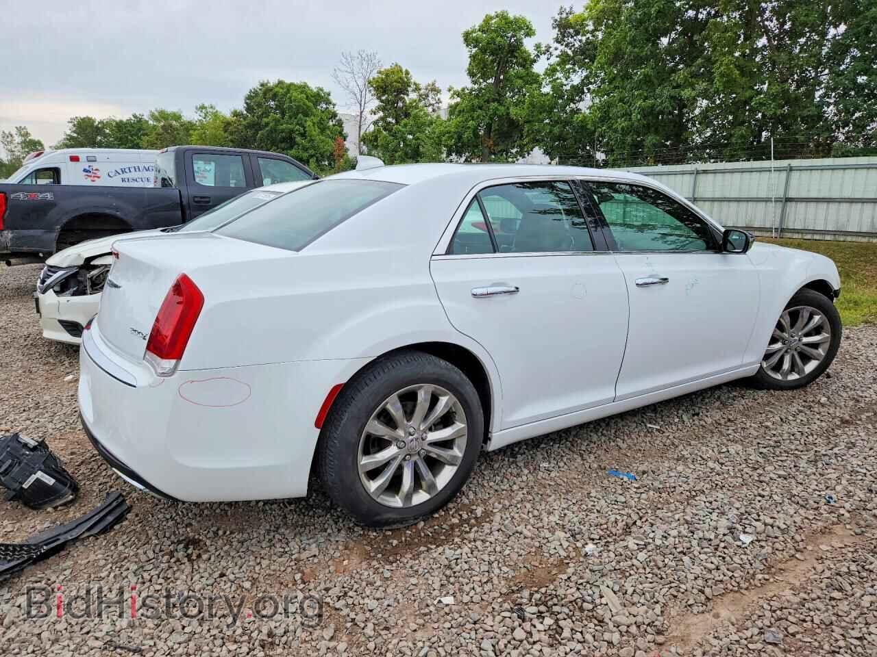 2018 CHRYSLER 300 - VIN: 2C3CCAKG6JH214741 - Фото 3