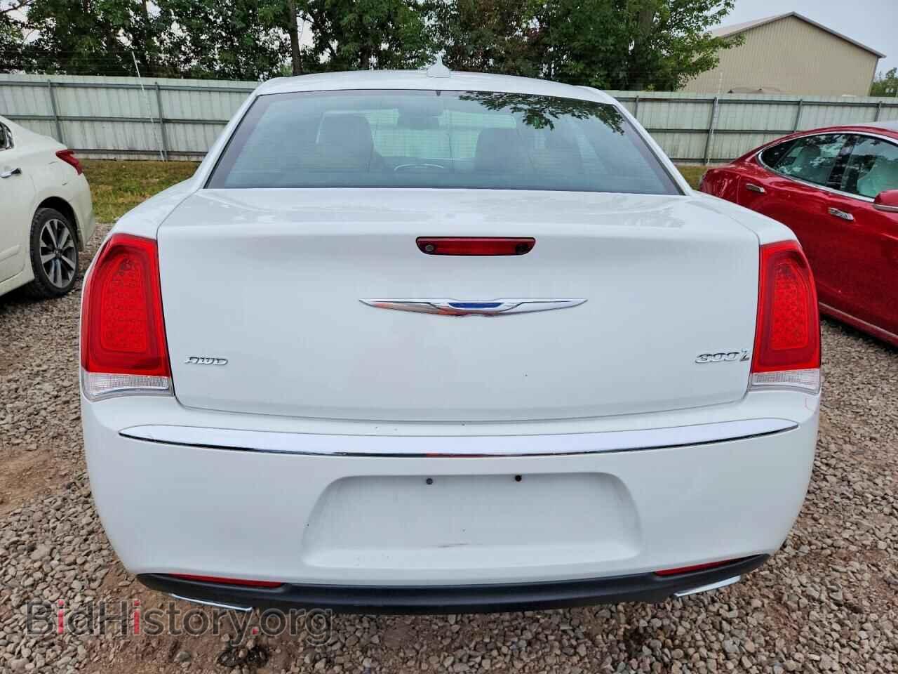 2018 CHRYSLER 300 - VIN: 2C3CCAKG6JH214741 - Фото 6