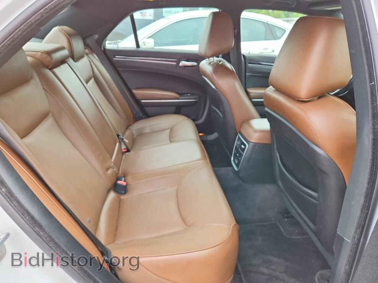 2018 CHRYSLER 300 - VIN: 2C3CCAKG6JH214741 - Фото 10