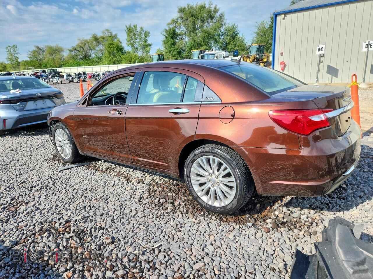 2013 CHRYSLER 200 - VIN: 1C3CCBCG4DN653212 - Фото 2