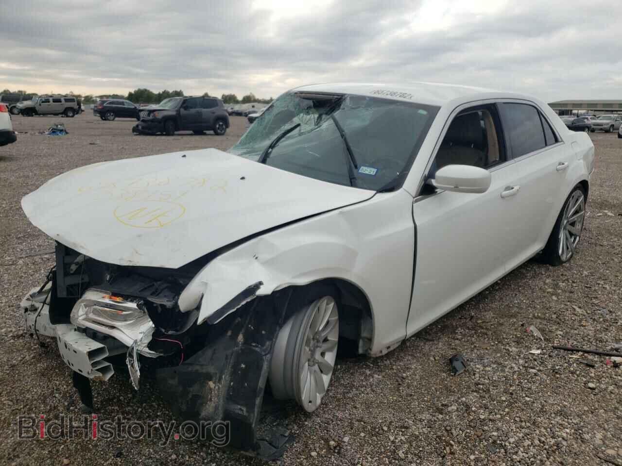 2013 CHRYSLER 300 - VIN: 2C3CCAAG8DH538151 - Фото 2