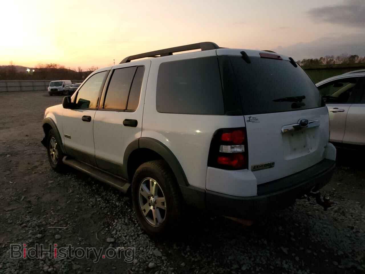 2006 FORD EXPLORER - VIN: 1FMEU63E26ZA28497 - Фото 2