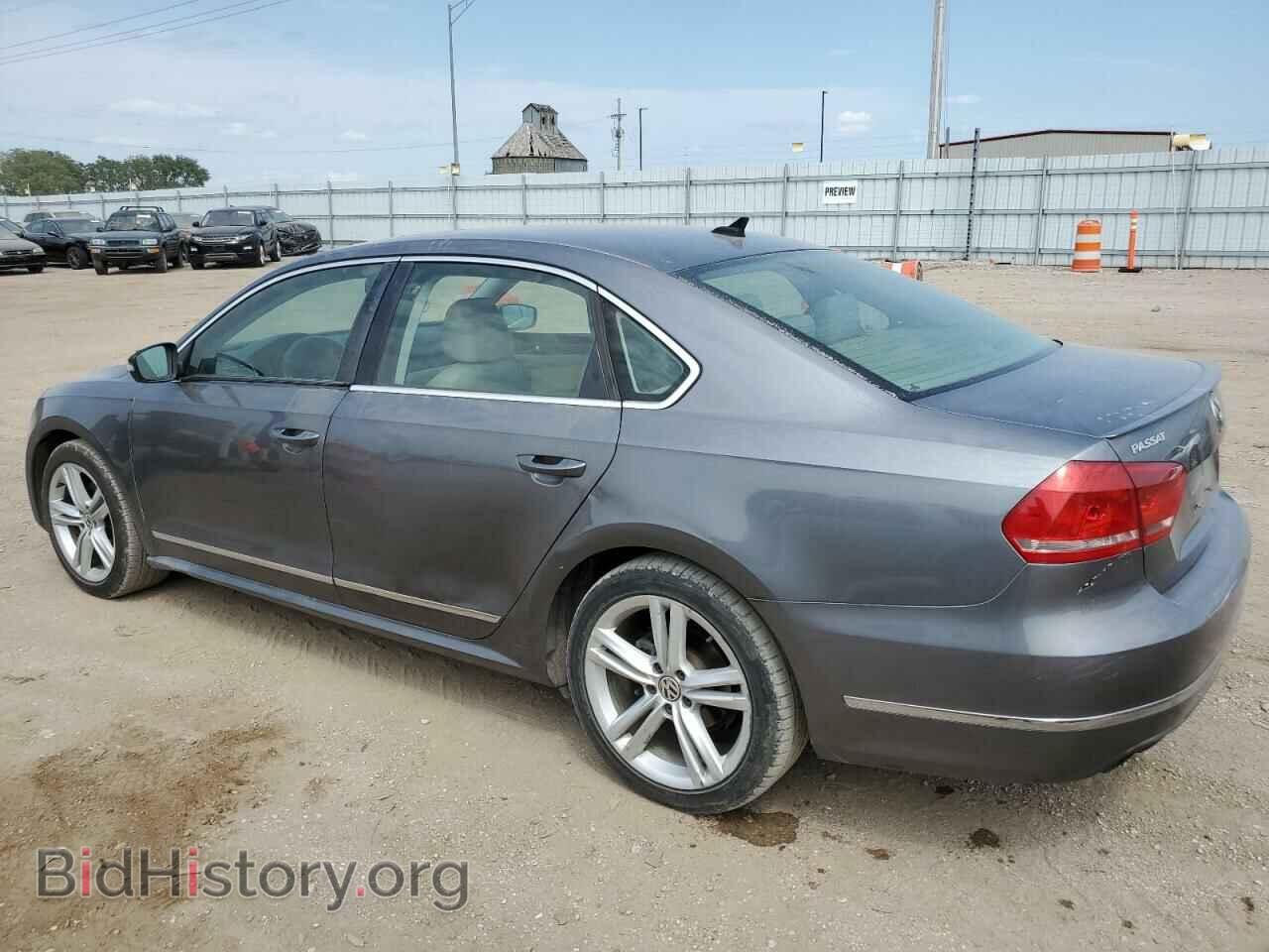 2013 VOLKSWAGEN PASSAT - VIN: 1VWCM7A37DC134010 - Фото 2