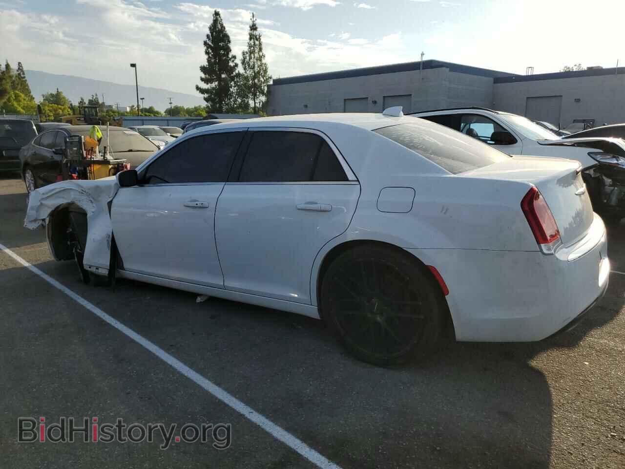 2016 CHRYSLER 300 - VIN: 2C3CCAAG2GH206887 - Фото 2