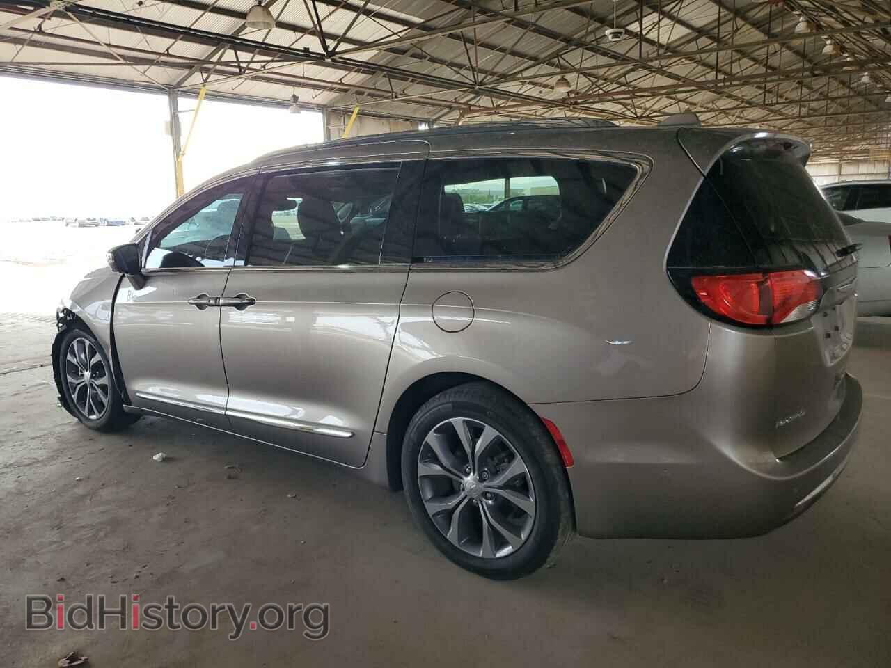 2017 CHRYSLER PACIFICA - VIN: 2C4RC1GG9HR679212 - Photo 2