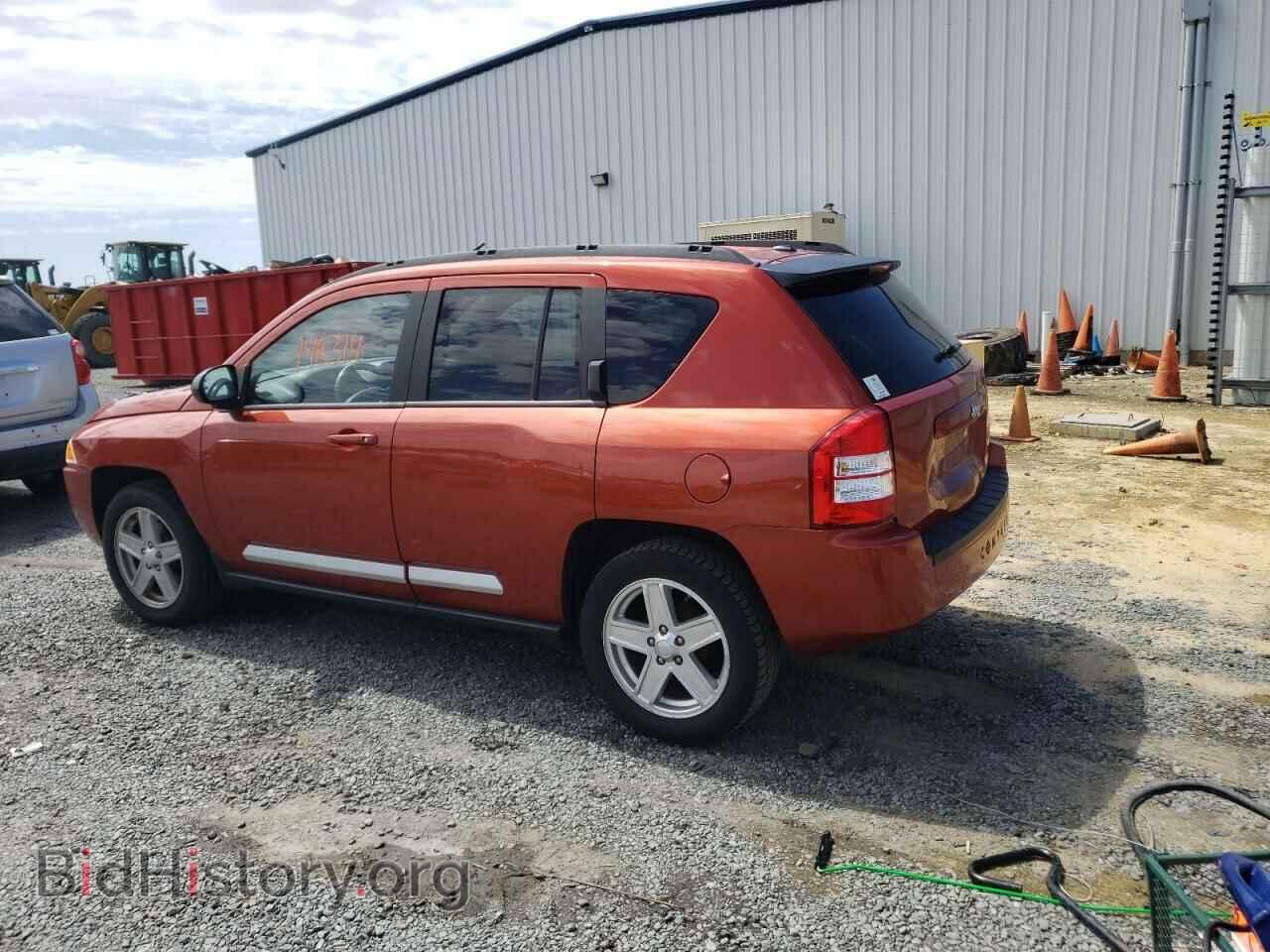 2010 JEEP COMPASS - VIN: 1J4NT1FB8AD621518 - Фото 2