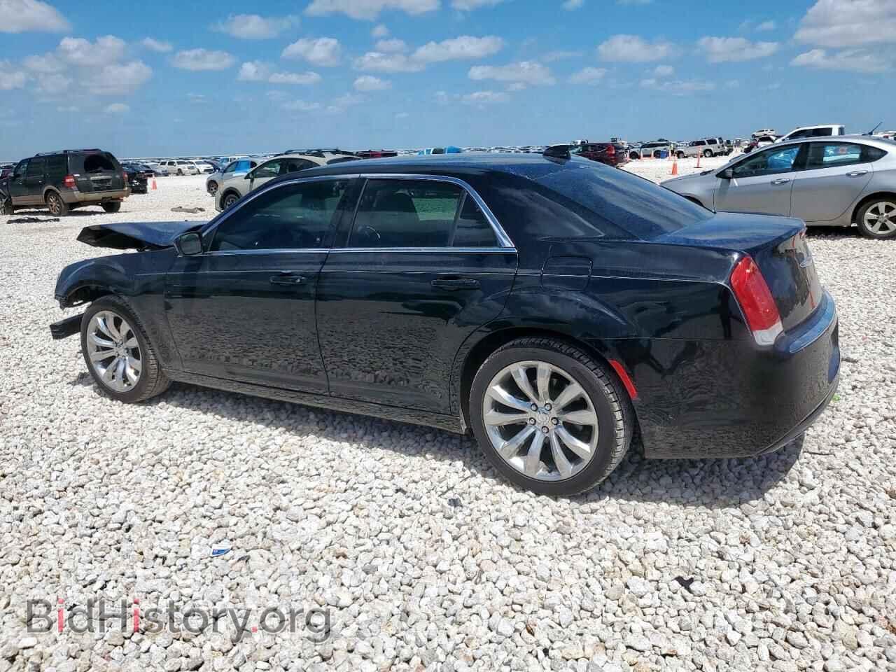 2018 CHRYSLER 300 - VIN: 2C3CCAAG2JH191430 - Фото 2