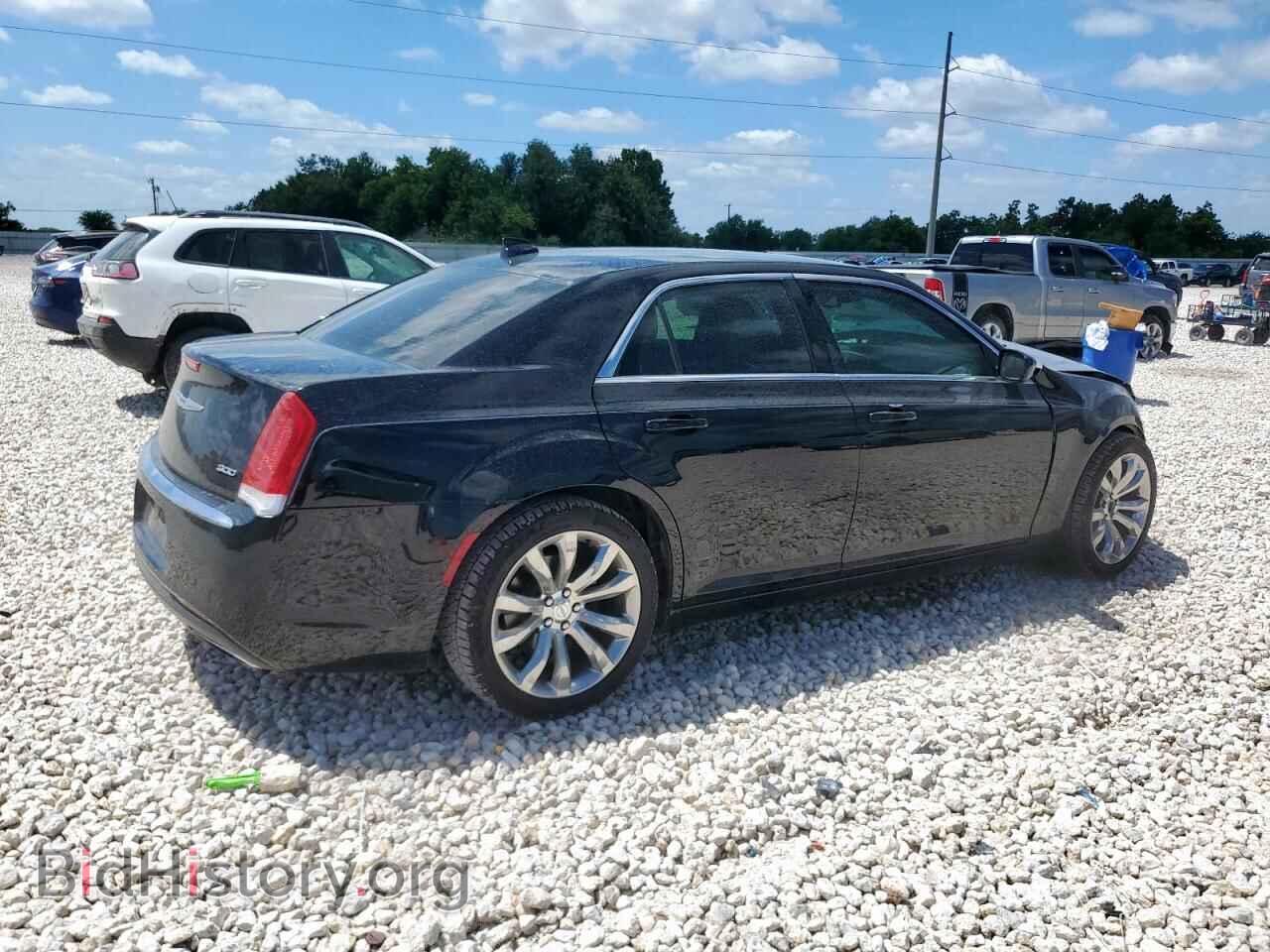 2018 CHRYSLER 300 - VIN: 2C3CCAAG2JH191430 - Фото 3