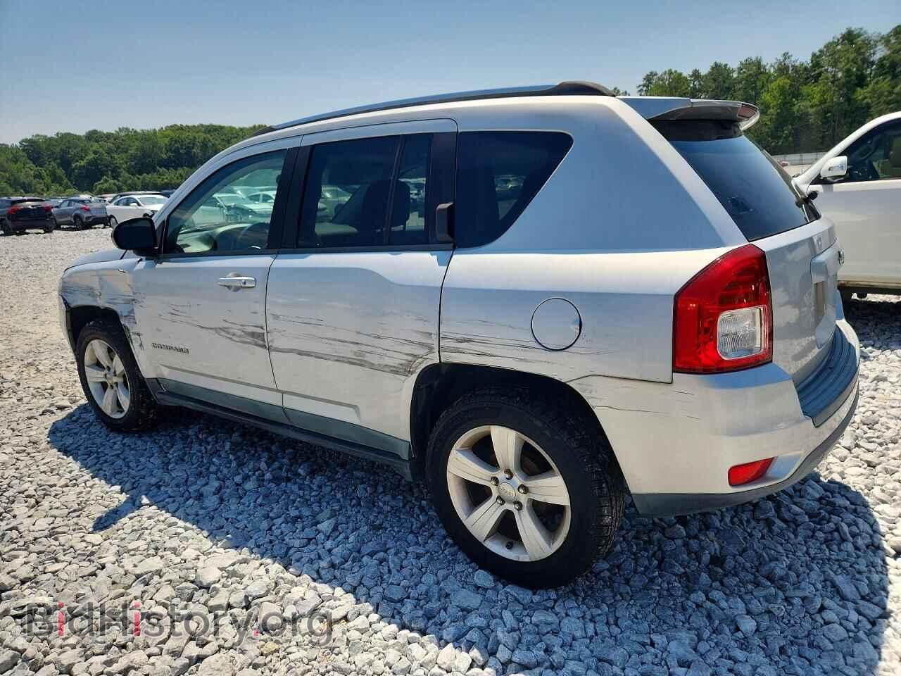 2011 JEEP COMPASS - VIN: 1J4NT1FA3BD236117 - Photo 2