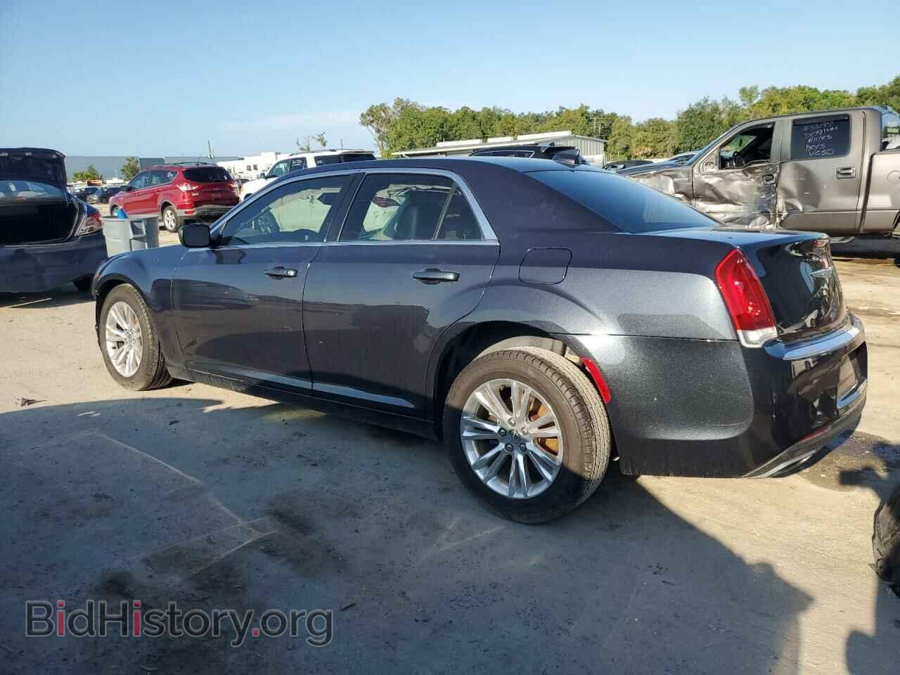 2017 CHRYSLER 300 - VIN: 2C3CCAAG6HH661999 - Фото 2