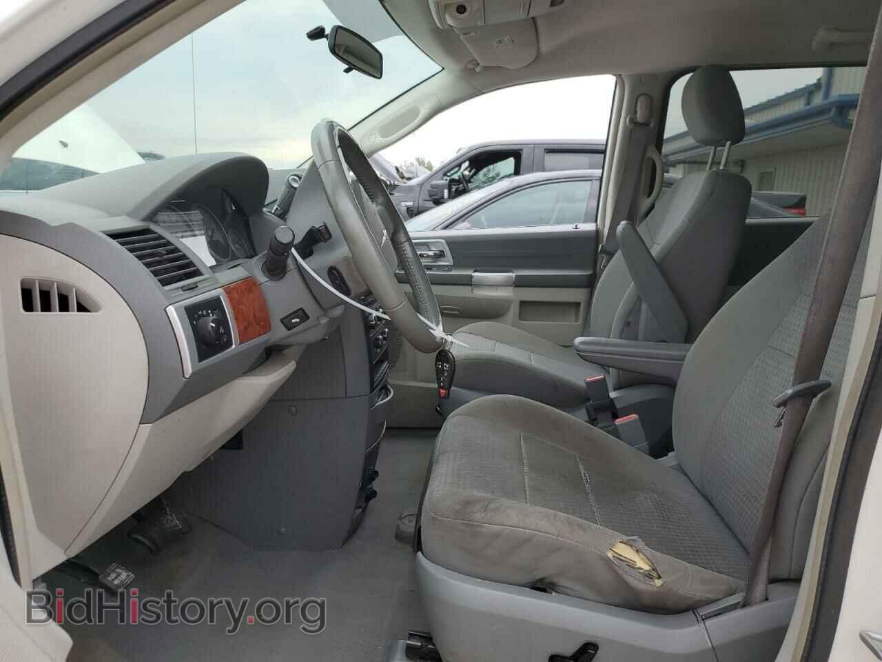2008 CHRYSLER MINIVAN - VIN: 2A8HR54P88R776755 - Фото 7
