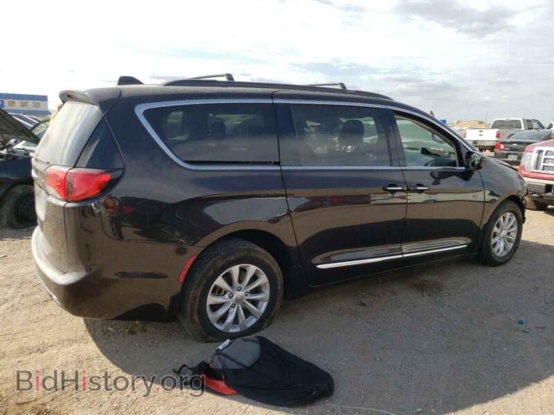 2017 Chrysler PACIFICA (VIN 2C4RC1BGXHR525311) — photo 3 of 13