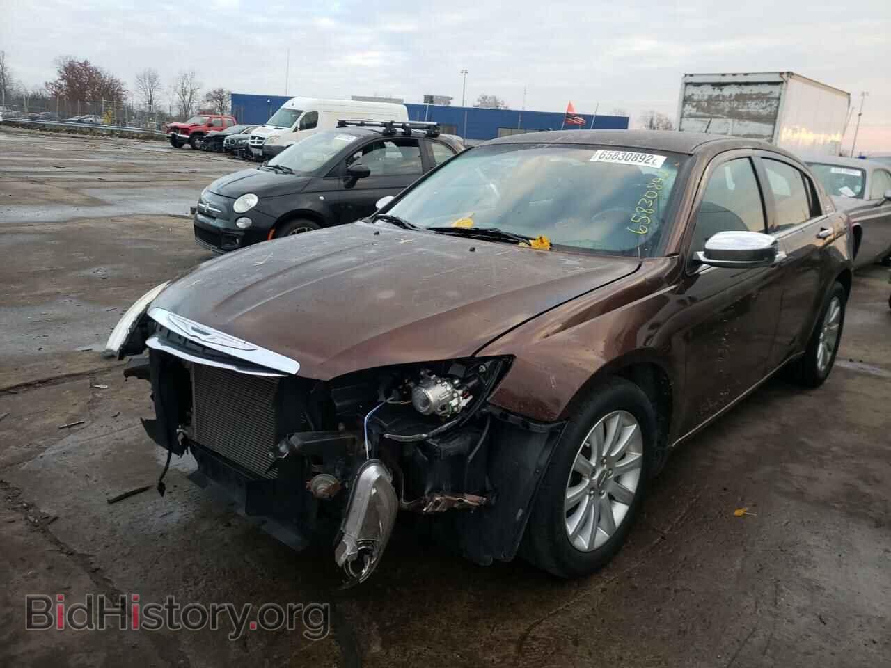 2012 CHRYSLER 200 - VIN: 1C3CCBBB0CN211225 - Фото 2