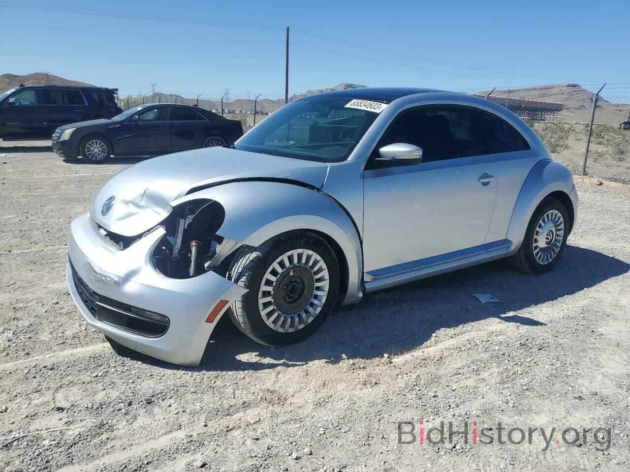 Photo 3VWJ17ATXFM620490 - VOLKSWAGEN BEETLE 2015