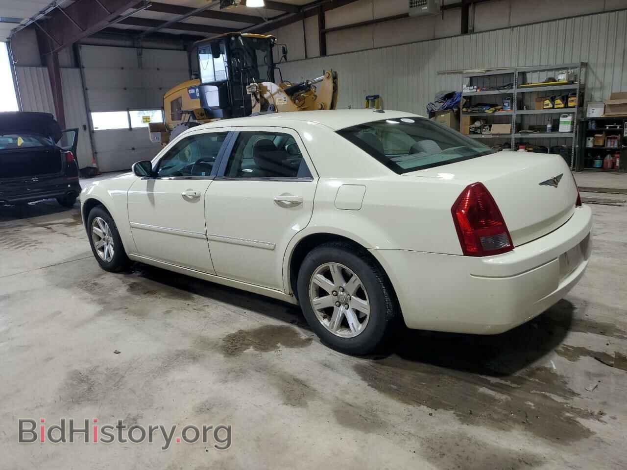 2007 CHRYSLER 300 - VIN: 2C3LA43R37H879385 - Фото 2