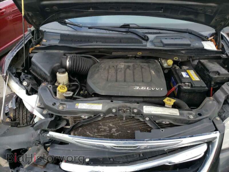 2011 Chrysler MINIVAN (VIN 2A4RR6DGXBR656166) — photo 7 of 10