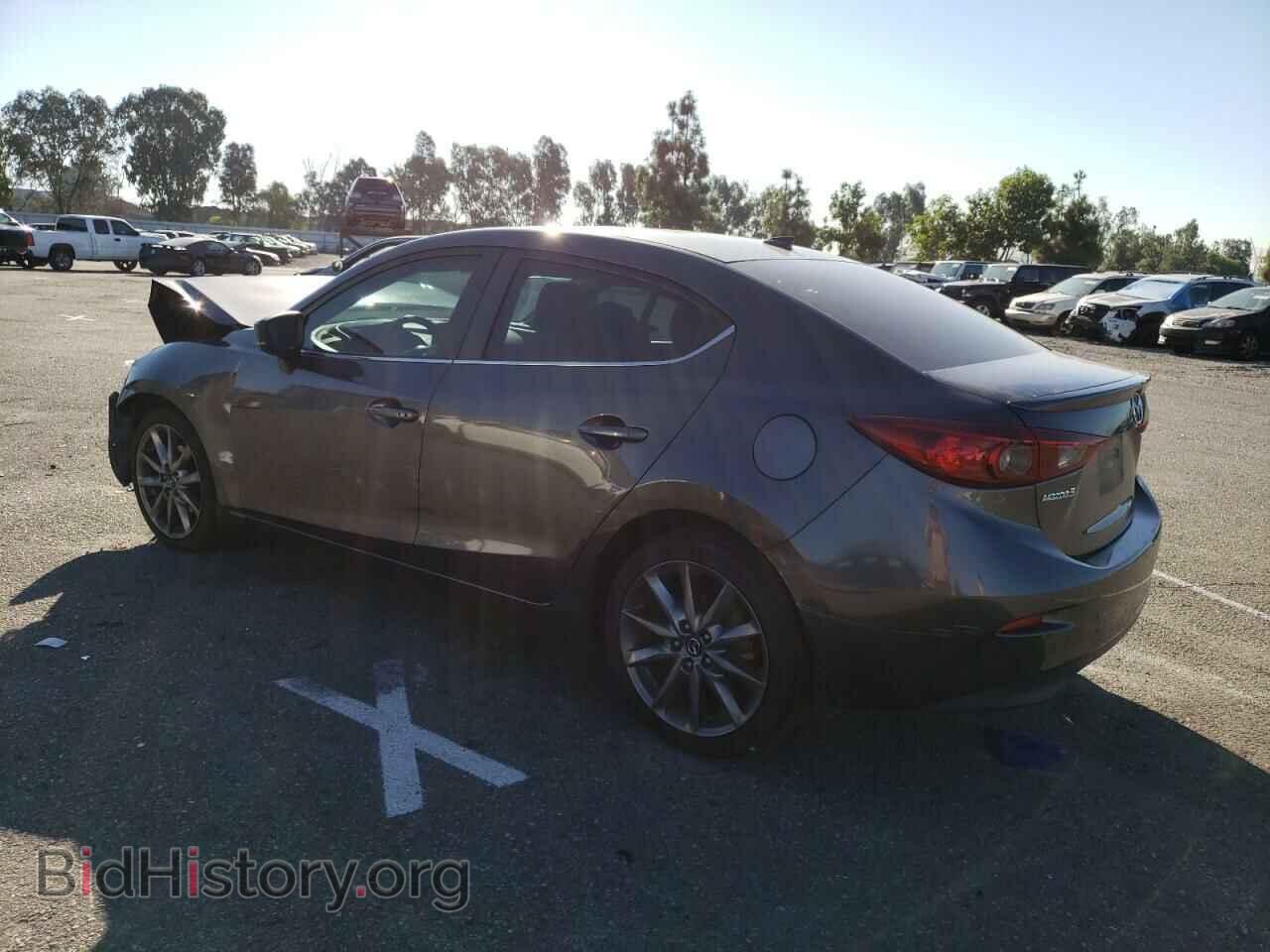 2018 MAZDA 3 - VIN: 3MZBN1V39JM272111 - Фото 2