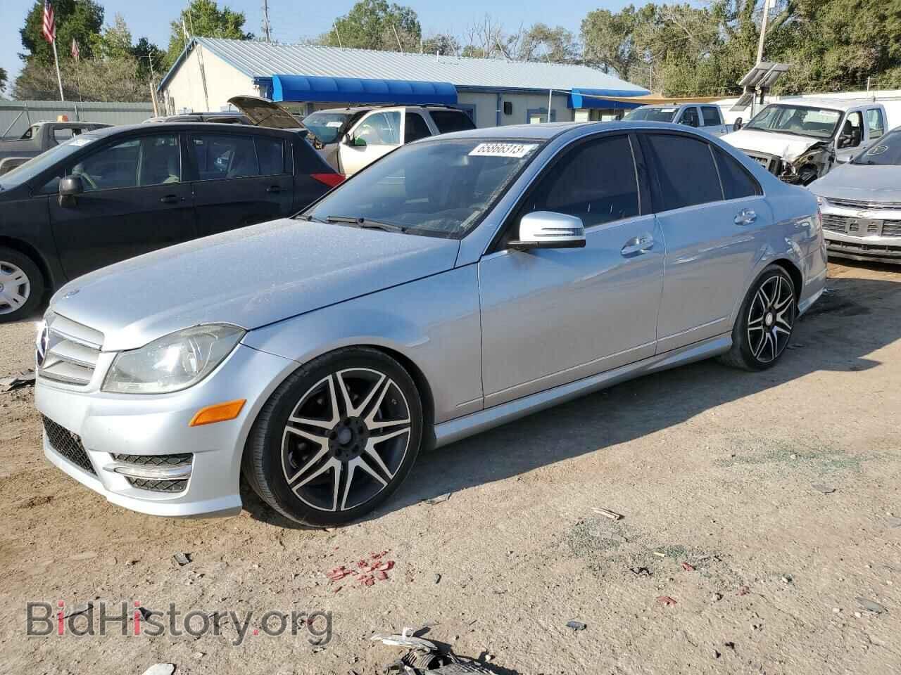 Photo WDDGF4HB2DR243696 - MERCEDES-BENZ C-CLASS 2013