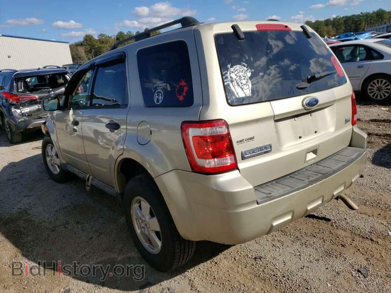 2011 FORD ESCAPE - VIN: 1FMCU0DG2BKC01975 - Фото 3