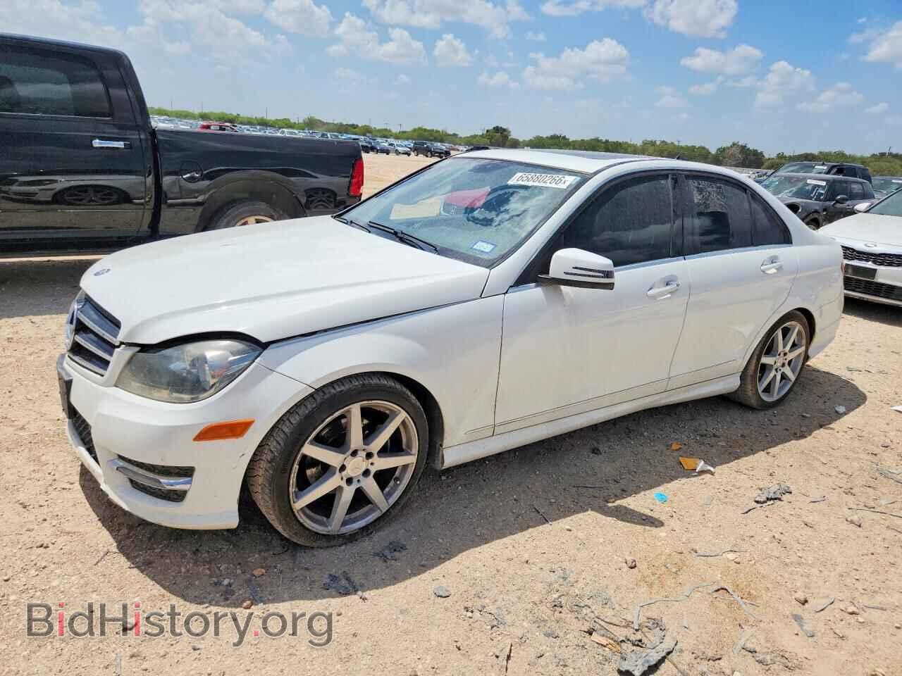 Photo WDDGF4HB0EA957746 - MERCEDES-BENZ C-CLASS 2014