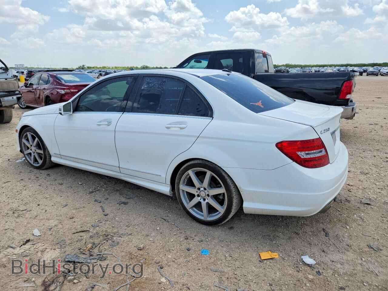 2014 MERCEDES-BENZ C-CLASS - VIN: WDDGF4HB0EA957746 - Photo 2