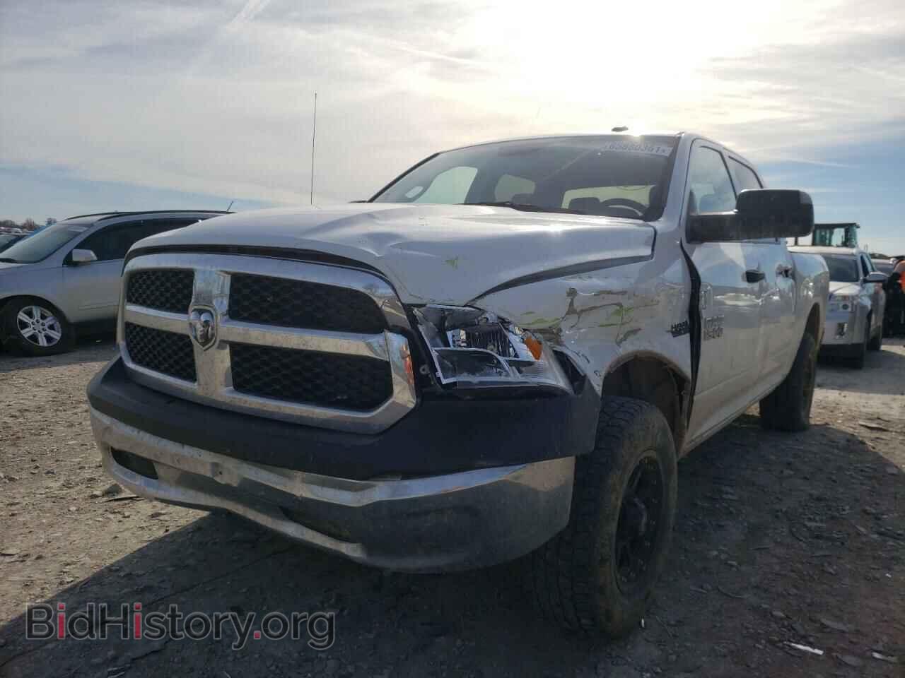 2017 RAM 1500 - VIN: 3C6RR7KT1HG688960 - Фото 2