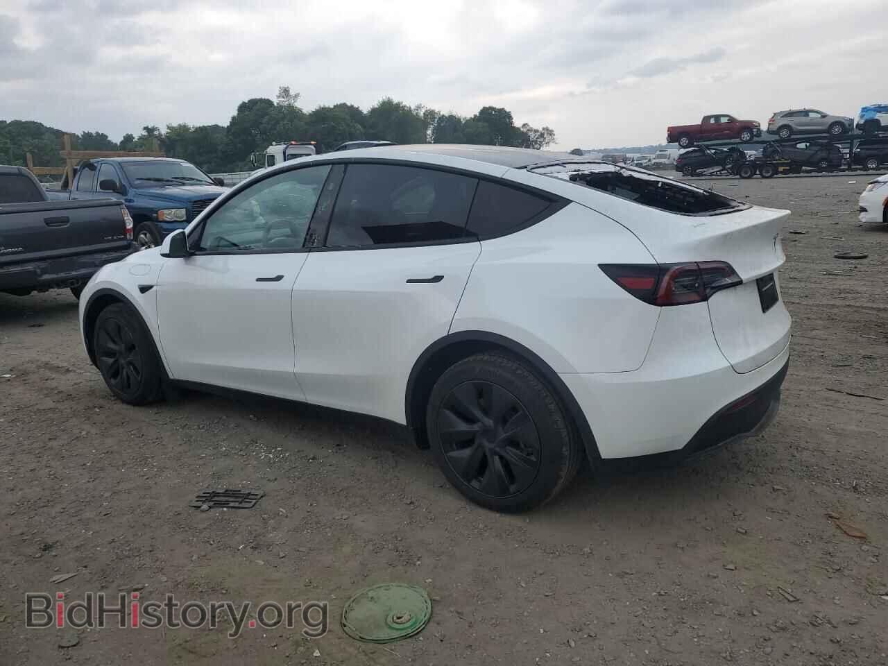 2025 TESLA MODEL Y - VIN: 7SAYGDEE5SF306967 - Фото 2