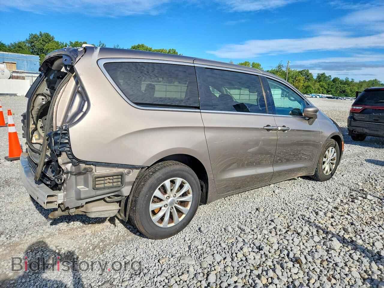 2018 CHRYSLER PACIFICA - VIN: 2C4RC1FGXJR256923 - Photo 3