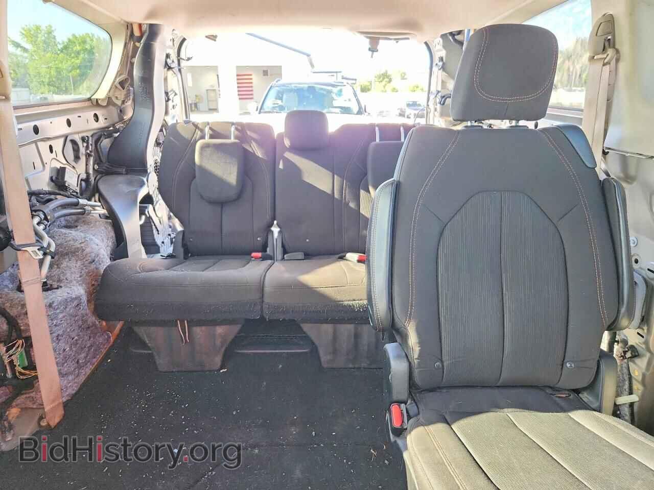 2018 CHRYSLER PACIFICA - VIN: 2C4RC1FGXJR256923 - Photo 10