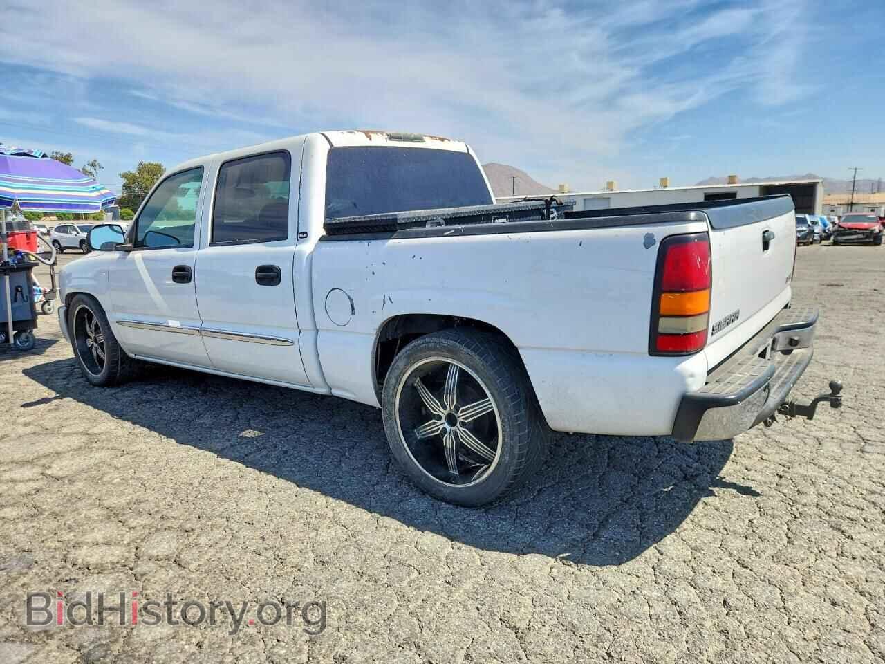 2005 GMC SIERRA - VIN: 2GTEC13T451184654 - Фото 2