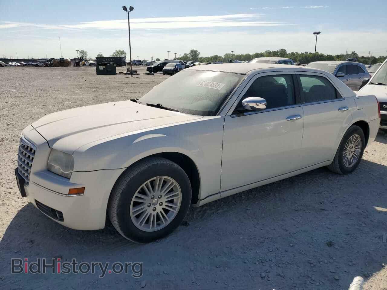 Photo 2C3CA4CD8AH105838 - CHRYSLER 300 2010