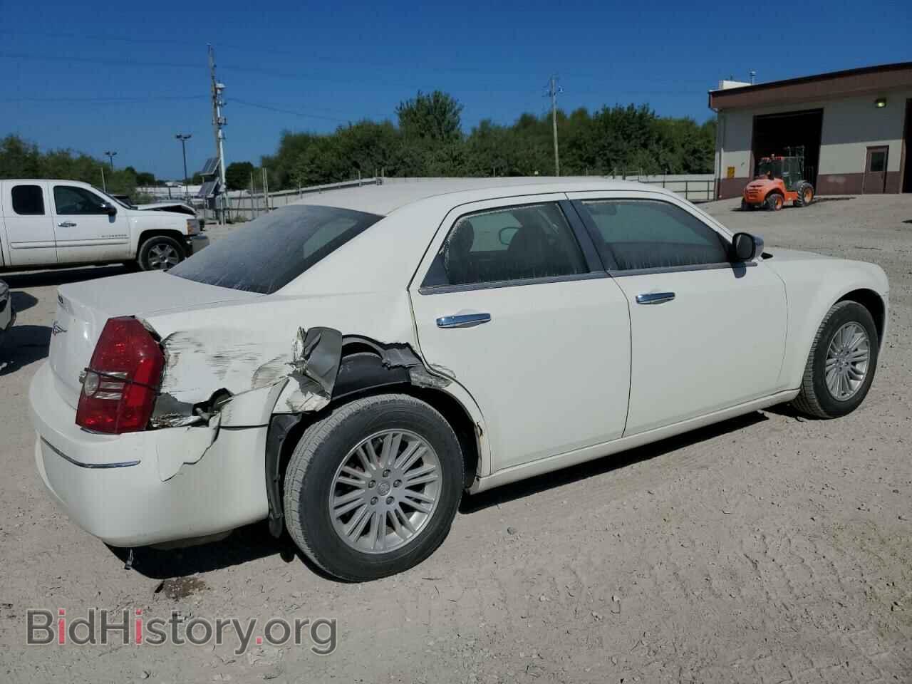 2010 CHRYSLER 300 - VIN: 2C3CA4CD8AH105838 - Фото 3