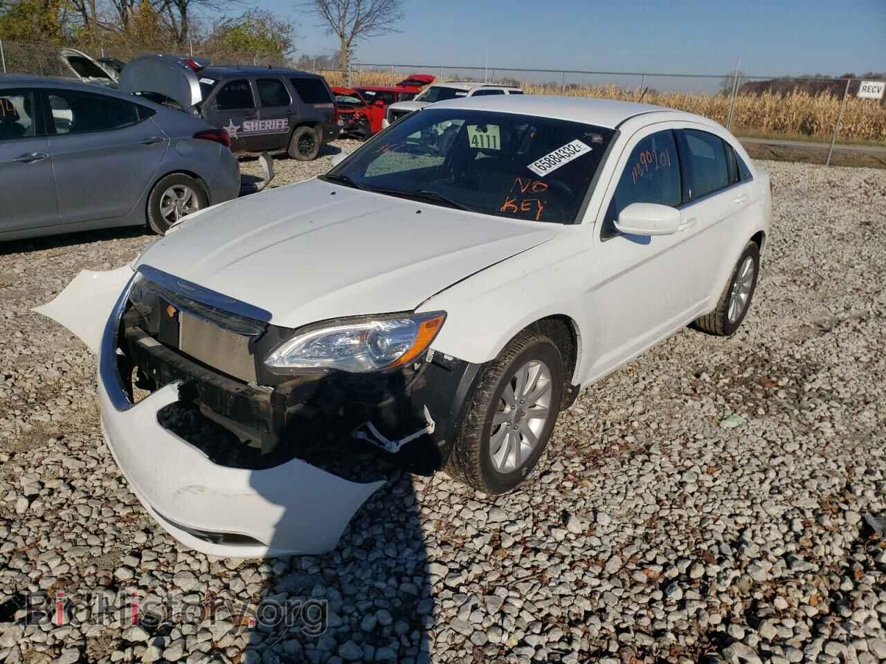2011 CHRYSLER 200 - VIN: 1C3BC1FB8BN570109 - Фото 2
