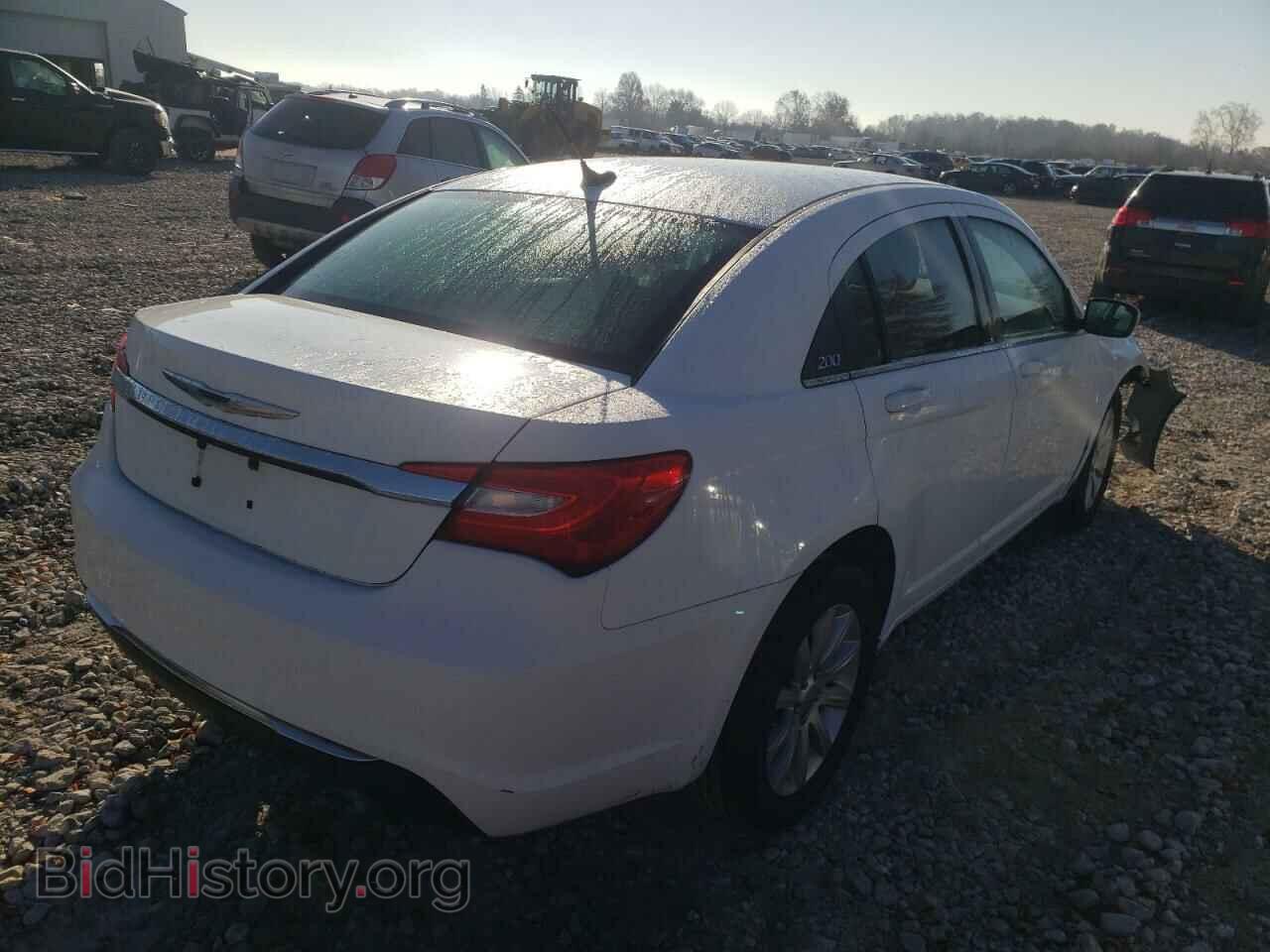 2011 CHRYSLER 200 - VIN: 1C3BC1FB8BN570109 - Фото 4