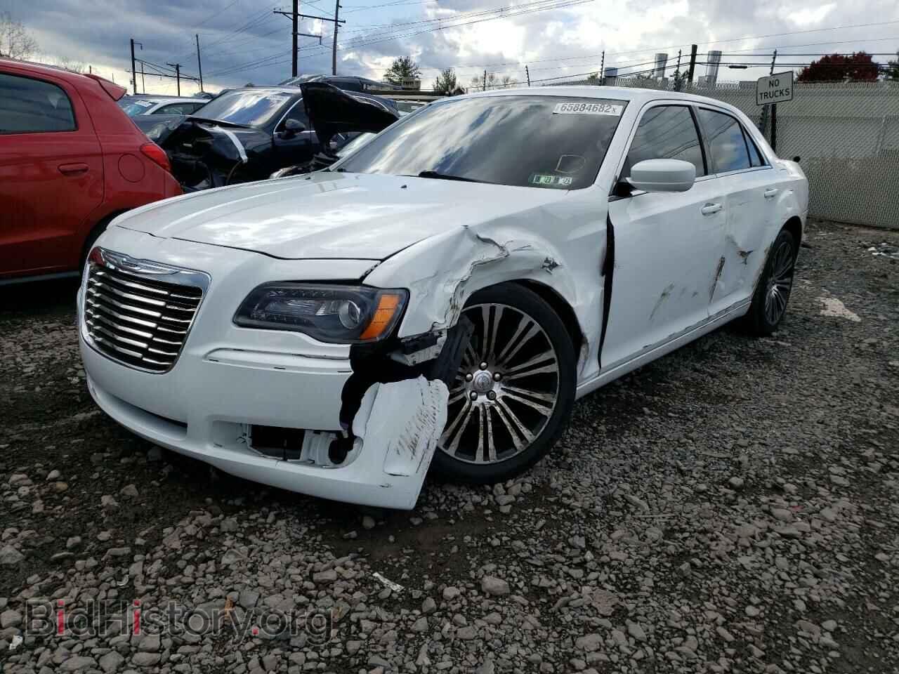 2013 CHRYSLER 300 - VIN: 2C3CCABG6DH641082 - Фото 2