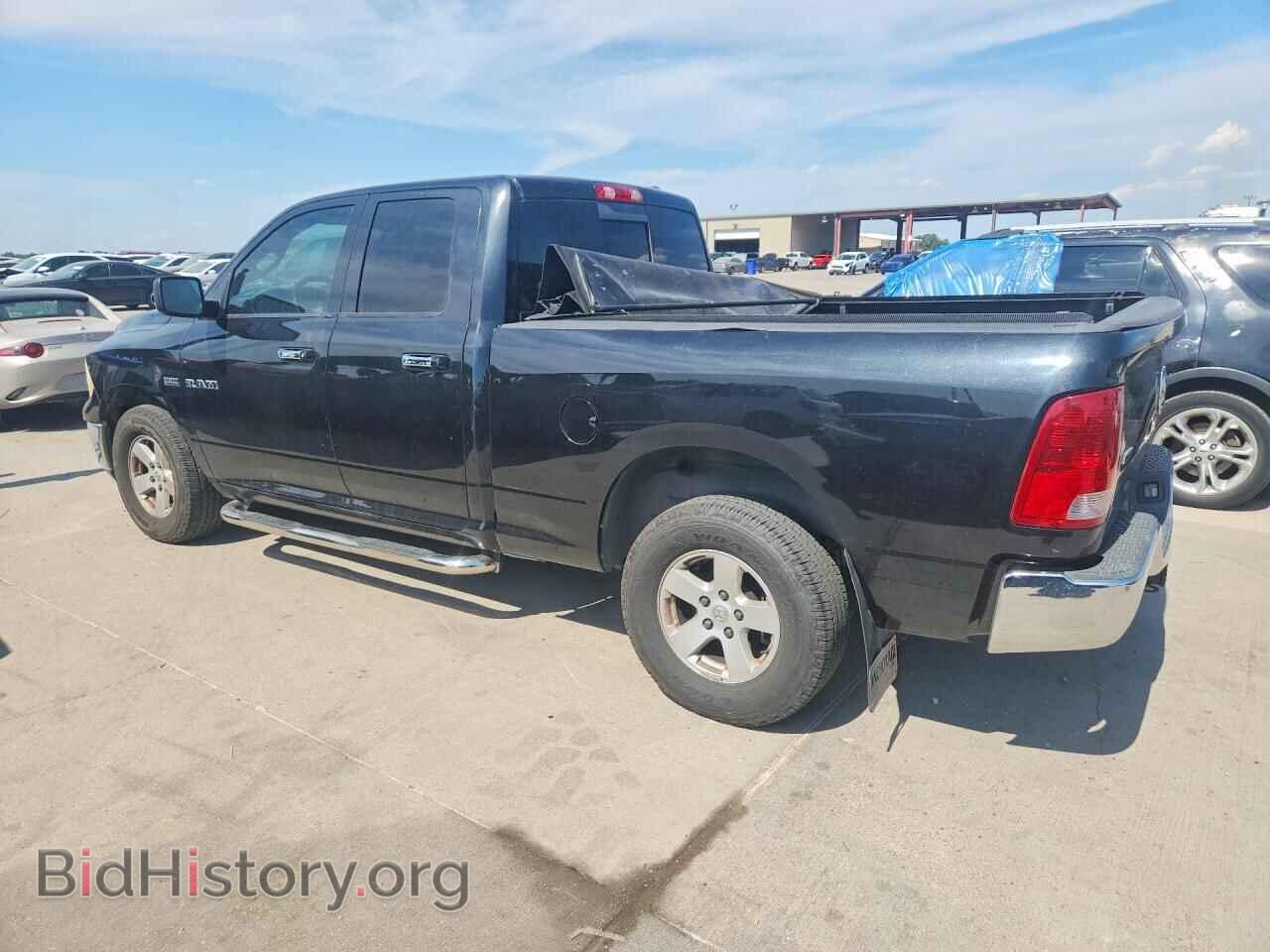 2010 DODGE RAM 1500 - VIN: 1D7RV1GT8AS256462 - Фото 2