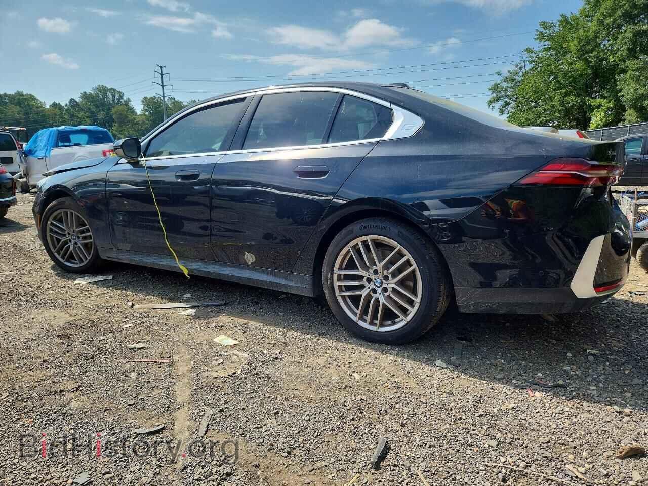2024 BMW 5 SERIES - VIN: WBA53FJ06RCR00862 - Фото 2