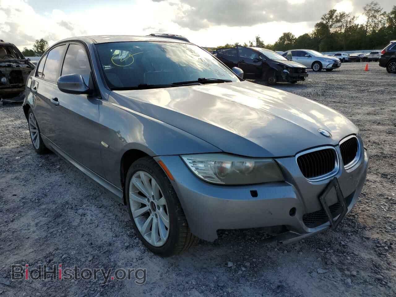 Photo WBAPH7C54BE679099 - BMW 3 SERIES 2011