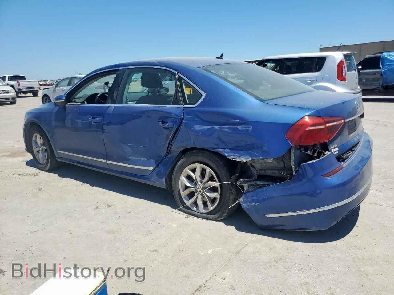 2017 VOLKSWAGEN PASSAT - VIN: 1VWAT7A31HC049454 - Фото 2