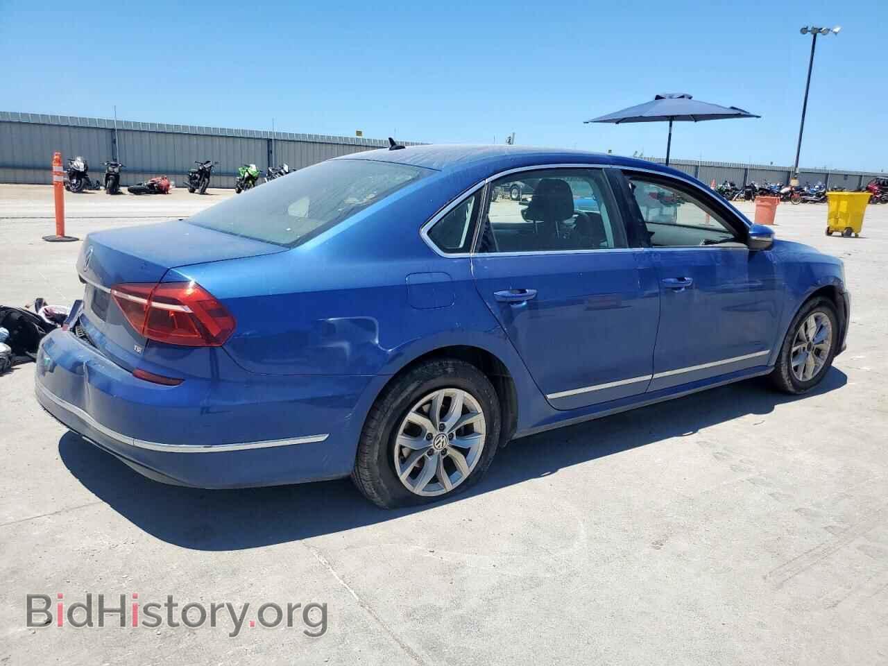 2017 VOLKSWAGEN PASSAT - VIN: 1VWAT7A31HC049454 - Фото 3