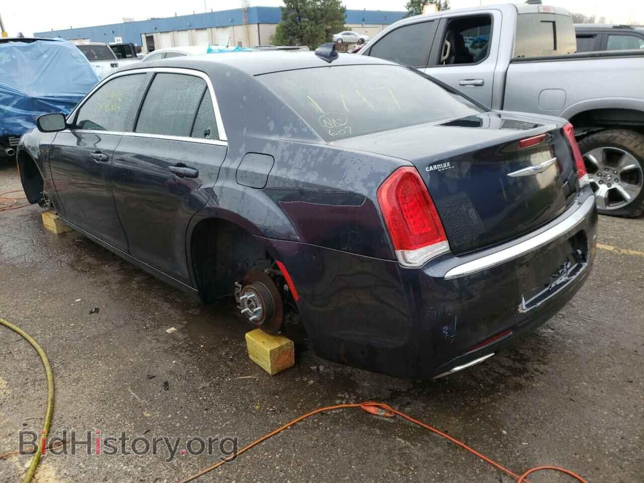2019 CHRYSLER 300 - VIN: 2C3CCAAG1KH601717 - Фото 3