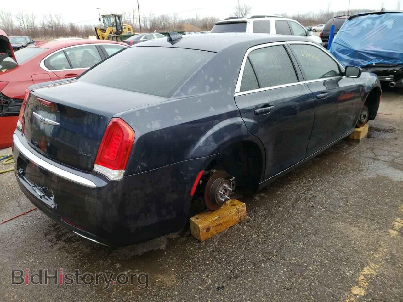 2019 CHRYSLER 300 - VIN: 2C3CCAAG1KH601717 - Фото 4